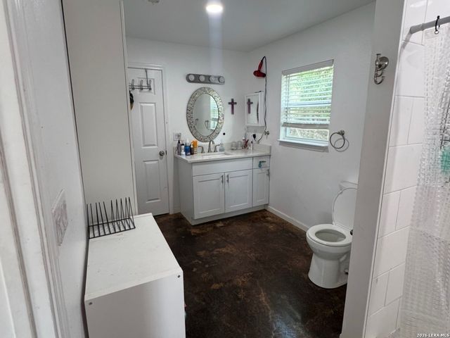 854 N LIVE OAK AVE, New Braunfels, TX 78130