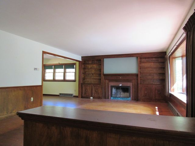 55 Hillside Ave, East Bridgewater, MA 02333