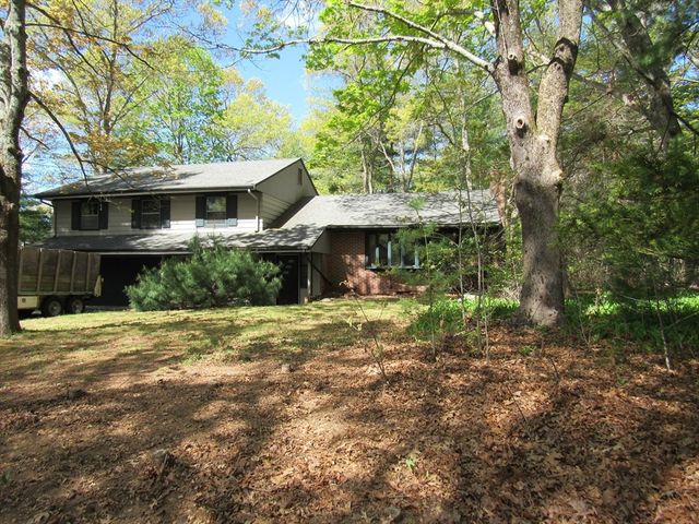55 Hillside Ave, East Bridgewater, MA 02333