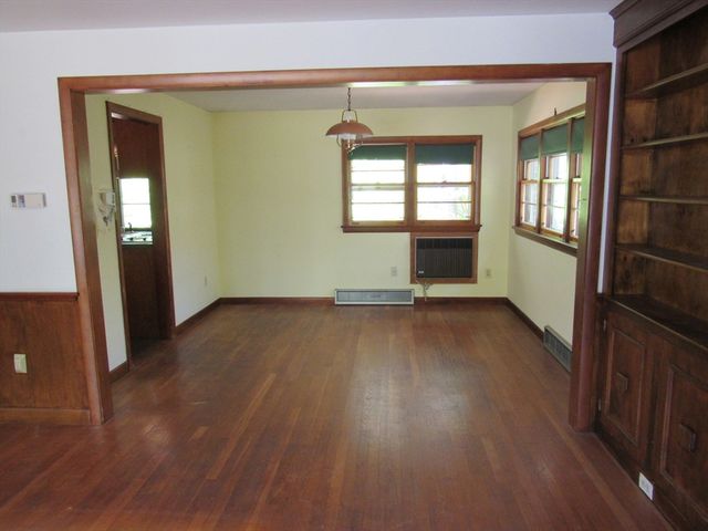 55 Hillside Ave, East Bridgewater, MA 02333