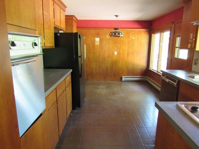 55 Hillside Ave, East Bridgewater, MA 02333