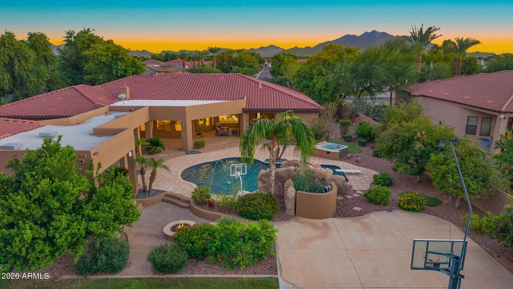 4654 E MEADOWVIEW Court, Gilbert, AZ 85298 — photo 4