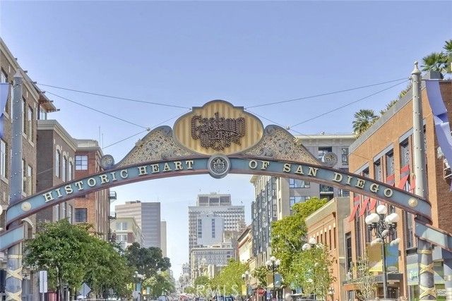 207 5th Avenue, San Diego, CA 92101