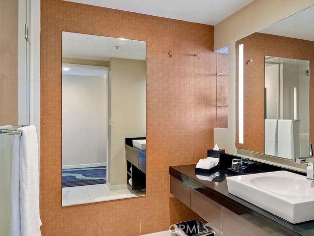 207 5th Avenue, San Diego, CA 92101