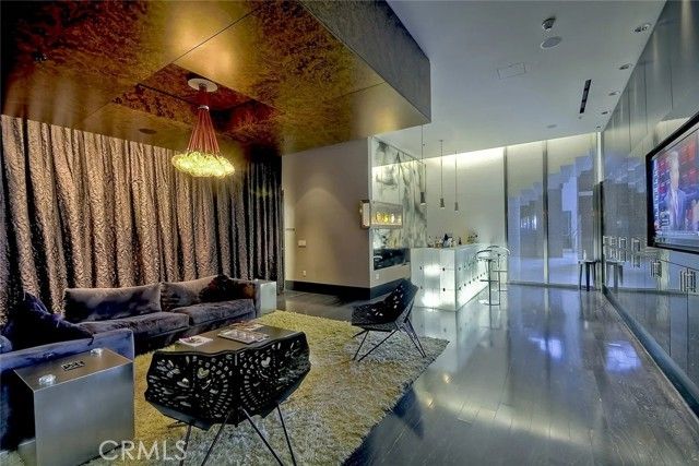 207 5th Avenue, San Diego, CA 92101