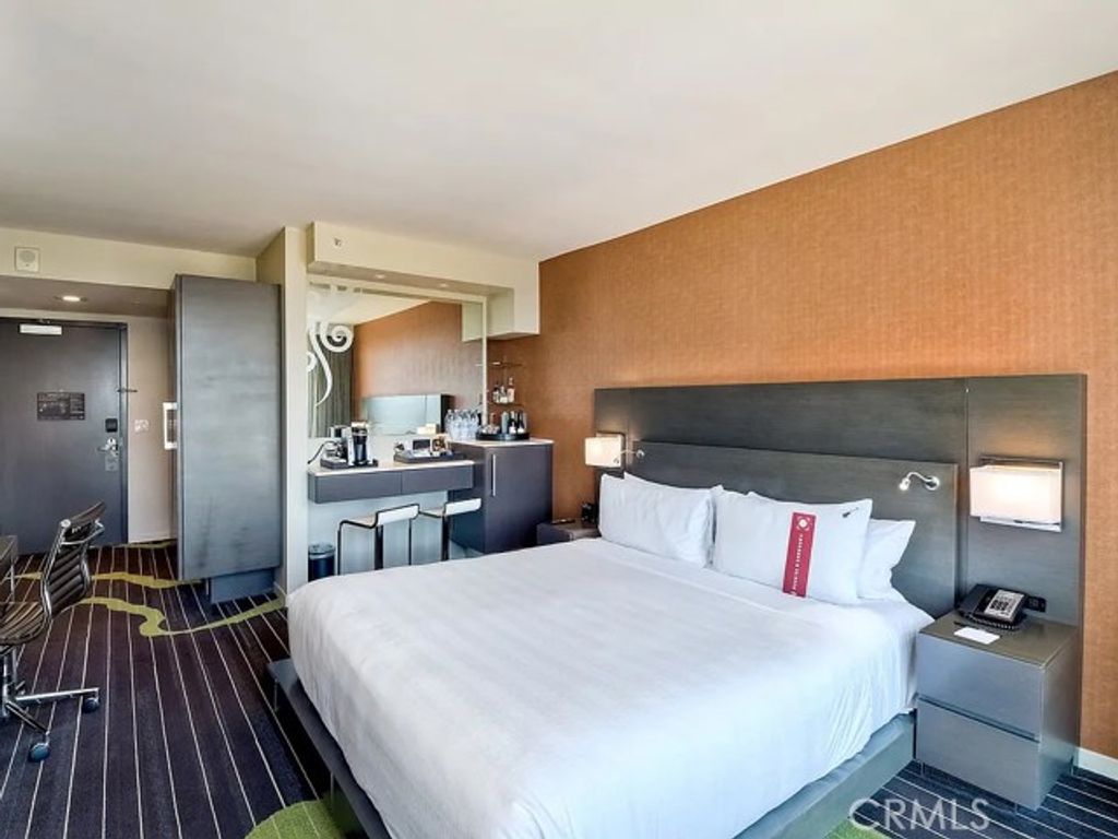 207 5th Avenue, San Diego, CA 92101