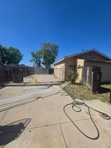 341 Lane St, Turlock, CA 95380