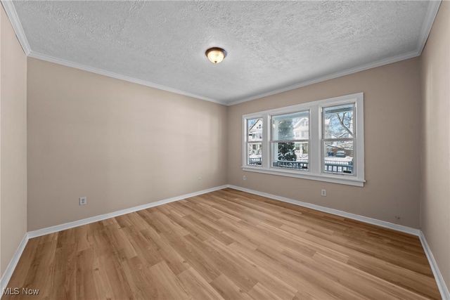 3325 W 98th Street, Cleveland, OH 44102