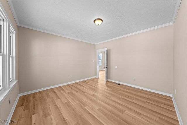 3325 W 98th Street, Cleveland, OH 44102