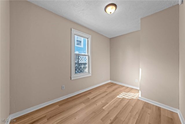 3325 W 98th Street, Cleveland, OH 44102