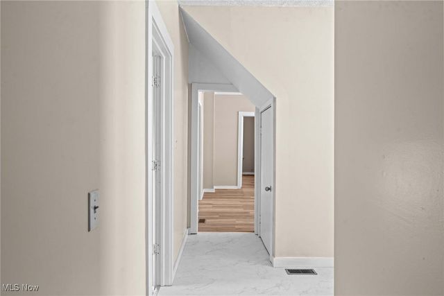 3325 W 98th Street, Cleveland, OH 44102