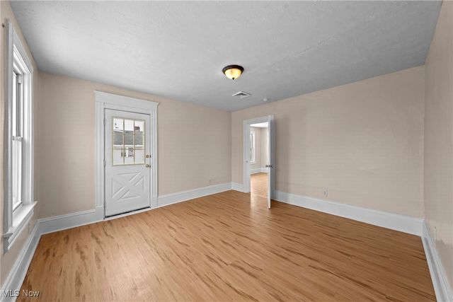 3325 W 98th Street, Cleveland, OH 44102