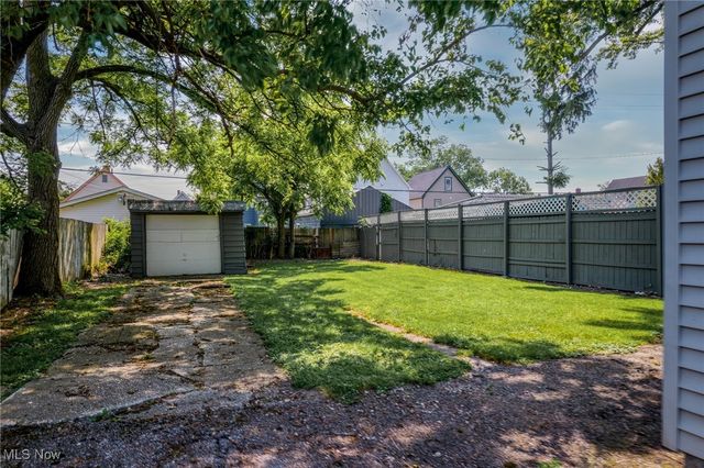 3325 W 98th Street, Cleveland, OH 44102