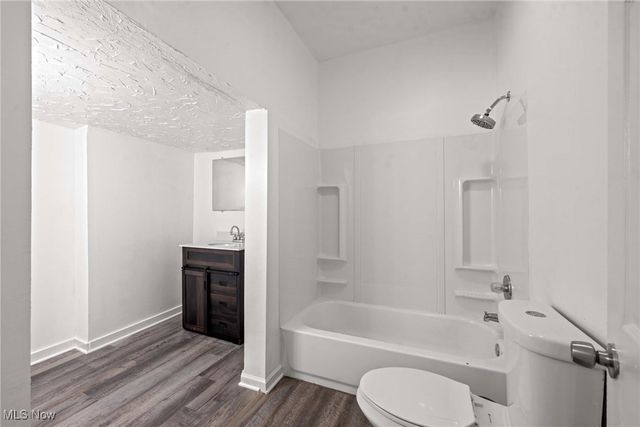 3325 W 98th Street, Cleveland, OH 44102