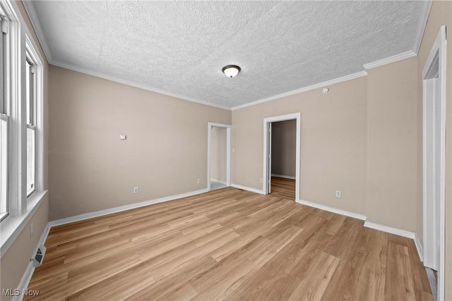 3325 W 98th Street, Cleveland, OH 44102