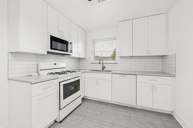 4215 East Lane, Houston, TX 77026