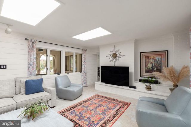 1403 ELLENGLEN RD, Towson, MD 21286