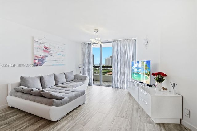 19195 Mystic Pointe Dr 1107, Aventura, FL 33180