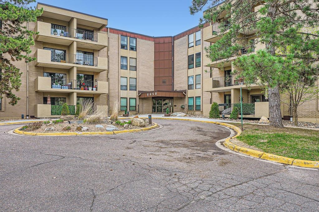 6650 Vernon Avenue S 207, Edina, MN 55436