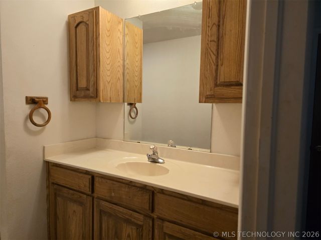 908 Linn Avenue, Wagoner, OK 74467