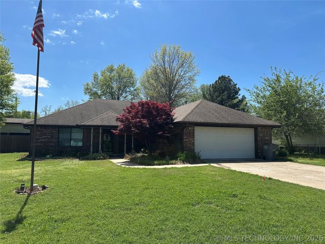 908 Linn Avenue, Wagoner, OK 74467