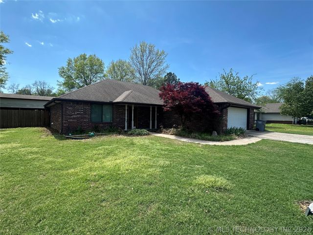908 Linn Avenue, Wagoner, OK 74467