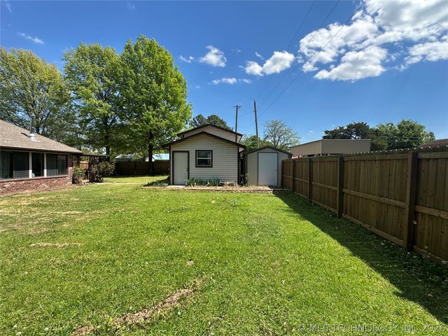908 Linn Avenue, Wagoner, OK 74467