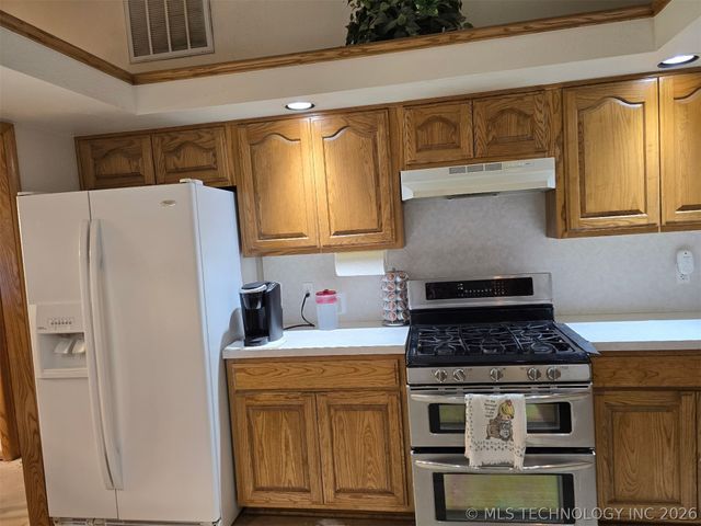 908 Linn Avenue, Wagoner, OK 74467