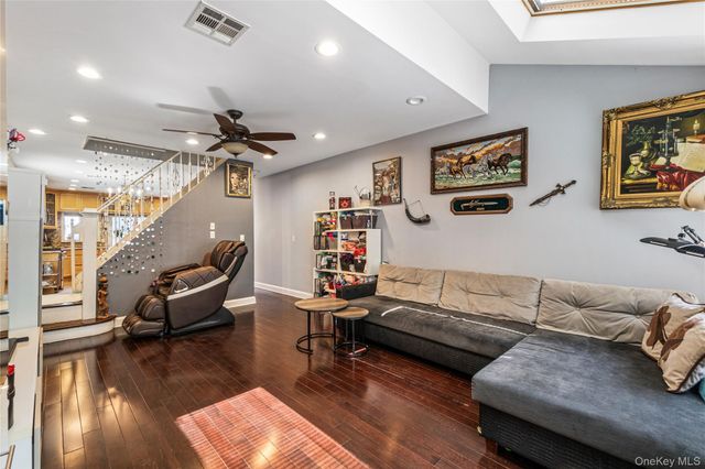 2049 E 71st Street, Brooklyn, NY 11234