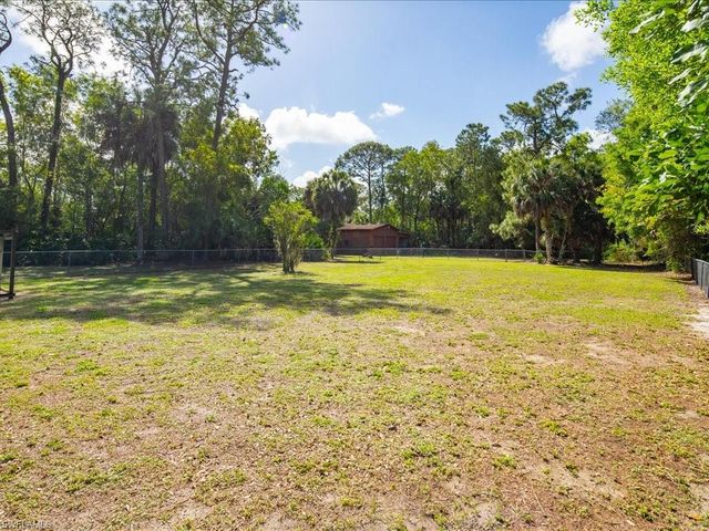 3890 27th AVE SW, Naples, FL 34117
