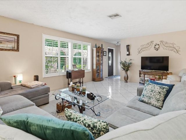 3890 27th AVE SW, Naples, FL 34117