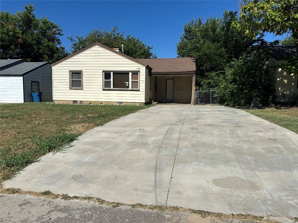 1208 Jet Drive, Midwest City, OK 73110