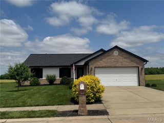535 Shamrock Drive, Waterloo, IL 62298
