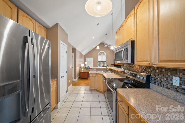 8 Maltese Lane, Weaverville, NC 28787