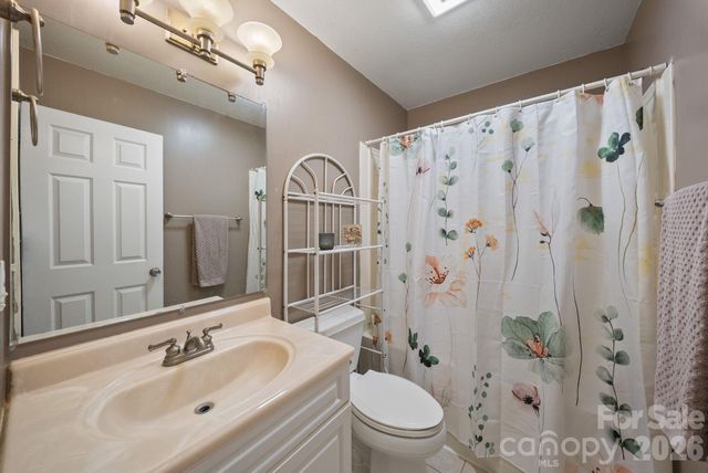 8 Maltese Lane, Weaverville, NC 28787