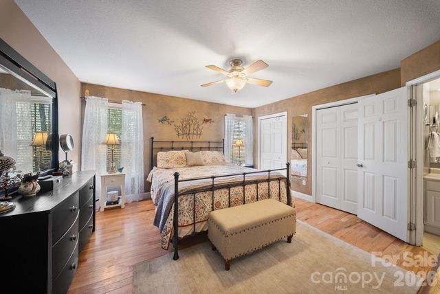 8 Maltese Lane, Weaverville, NC 28787