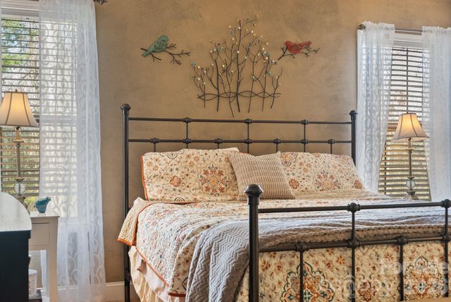 8 Maltese Lane, Weaverville, NC 28787