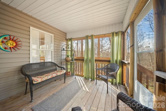 8 Maltese Lane, Weaverville, NC 28787