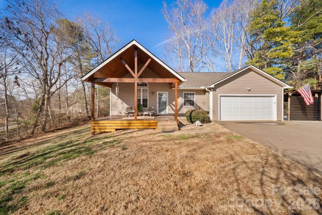 8 Maltese Lane, Weaverville, NC 28787