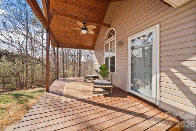 8 Maltese Lane, Weaverville, NC 28787