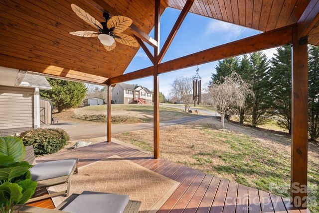 8 Maltese Lane, Weaverville, NC 28787