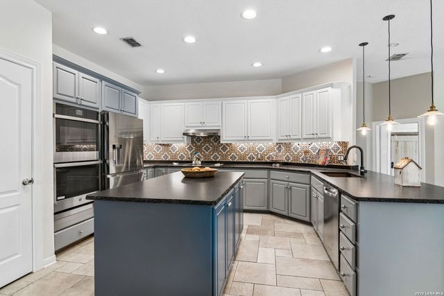 17 Westelm Cir, San Antonio, TX 78230
