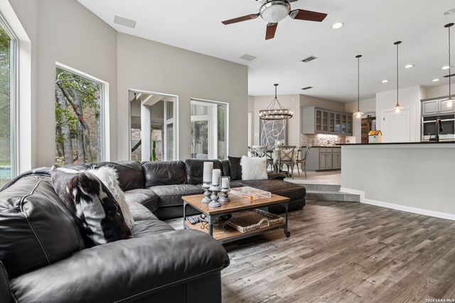 17 Westelm Cir, San Antonio, TX 78230