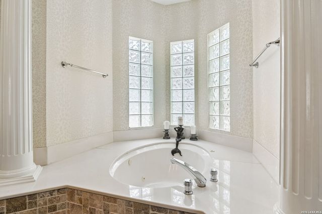17 Westelm Cir, San Antonio, TX 78230