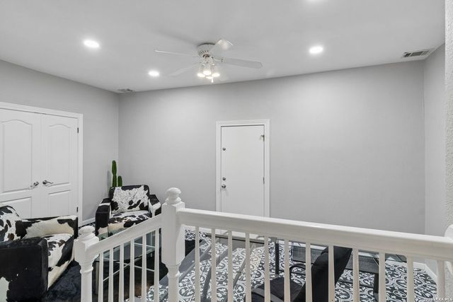 17 Westelm Cir, San Antonio, TX 78230