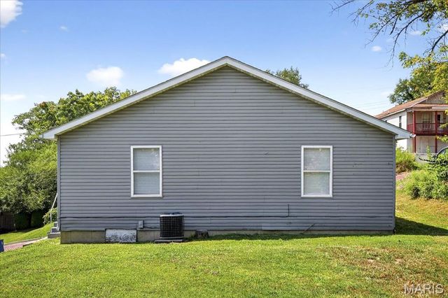 221 Allen Street, Alton, IL 62002