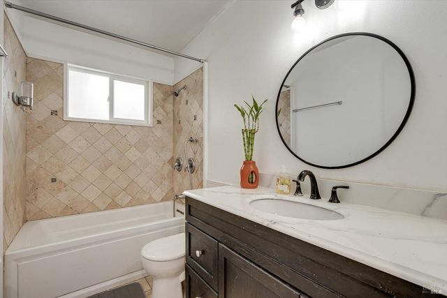 4336 Plass Dr, Napa, CA 94558