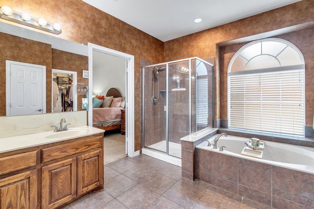 1232 Clearbrook Drive, Kennedale, TX 76060