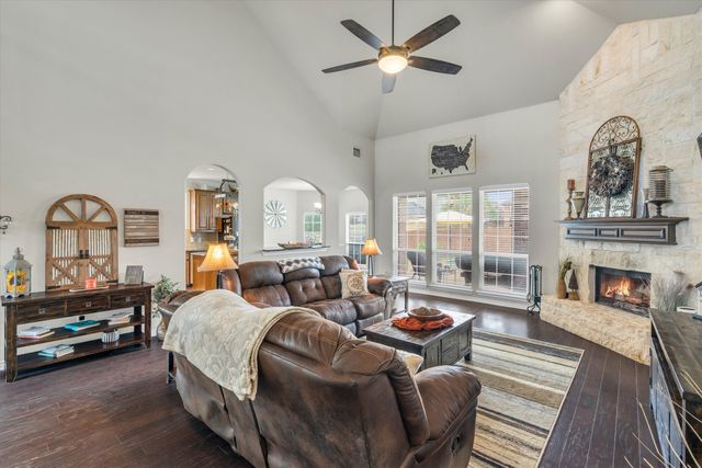 1232 Clearbrook Drive, Kennedale, TX 76060