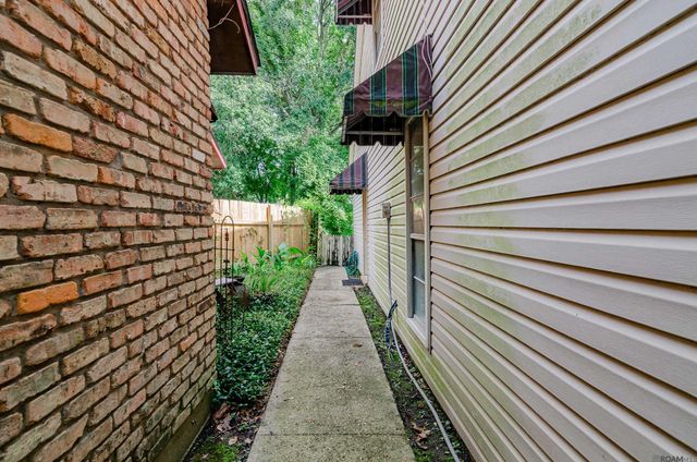 1881 Stonegate Ct, Baton Rouge, LA 70815